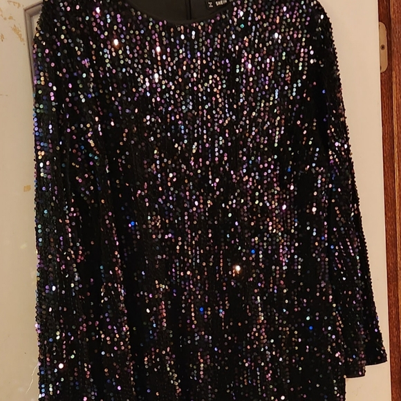 Plus size women's sequin dress - Picture 2 of 6